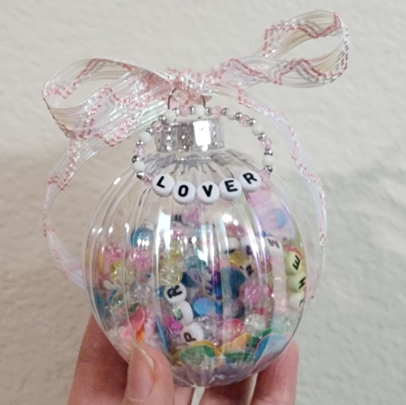 Swiftmas Lover Friendship Bracelet Ornament - Picture 5 of 9